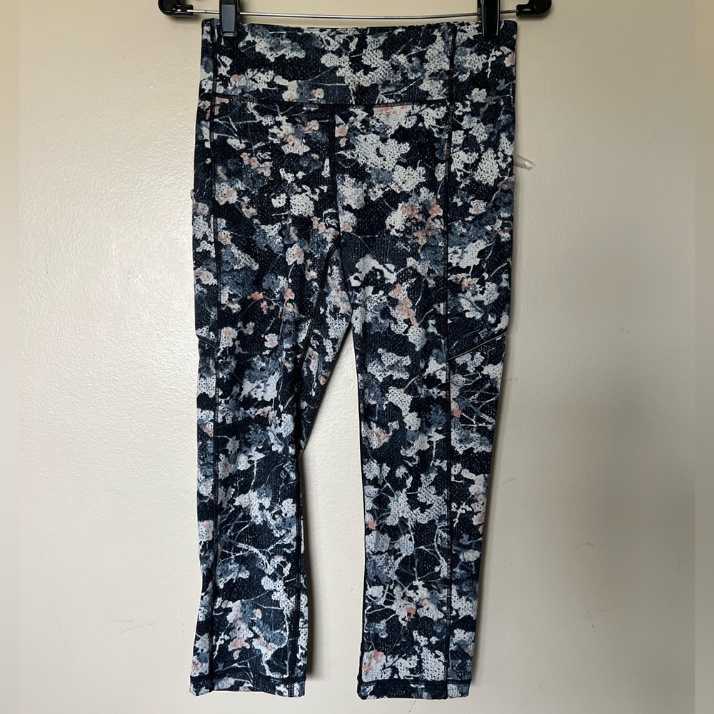 Lululemon Speed Up Crop 21" In Spring Bloom Floral Print Black Leggings